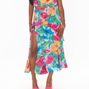 Show Me Your Mumu Nala Ruffle Skirt
NWT